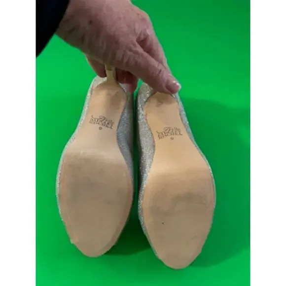 Badgley Mischka Belle Silver 3" Heels Stiletto Pumps Jewel Detail Size 9 - Picture 5 of 9